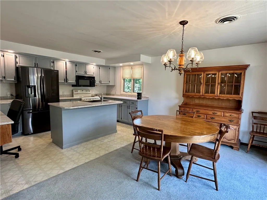 529 Interstate Parkway, Foster Town, Pennsylvania, Foster Town, Pennsylvania 16701, 4 Bedrooms Bedrooms, 8 Rooms Rooms,2 BathroomsBathrooms,Residential,Closed,529 Interstate Parkway, Foster Town, Pennsylvania ,0,R1629596