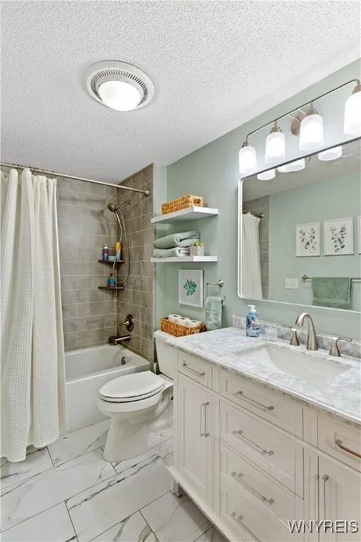 5586 Coachmans Lane, Hamburg, New York 14075, Hamburg, New York 14075, 4 Bedrooms Bedrooms, 9 Rooms Rooms,2 BathroomsBathrooms,Residential,For Sale,5586 Coachmans Lane, Hamburg, New York 14075,B1629727