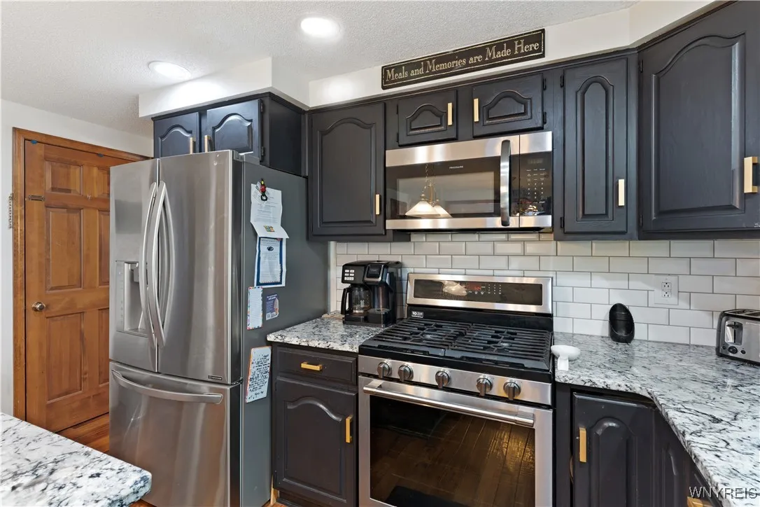 5586 Coachmans Lane, Hamburg, New York 14075, Hamburg, New York 14075, 4 Bedrooms Bedrooms, 9 Rooms Rooms,2 BathroomsBathrooms,Residential,For Sale,5586 Coachmans Lane, Hamburg, New York 14075,B1629727