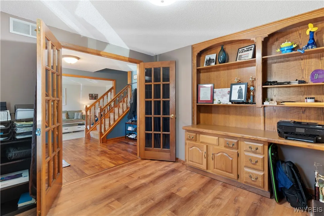 5586 Coachmans Lane, Hamburg, New York 14075, Hamburg, New York 14075, 4 Bedrooms Bedrooms, 9 Rooms Rooms,2 BathroomsBathrooms,Residential,For Sale,5586 Coachmans Lane, Hamburg, New York 14075,B1629727
