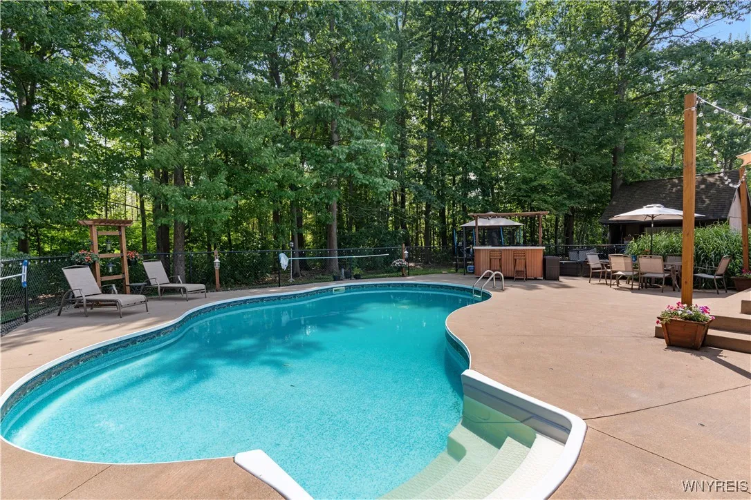 5586 Coachmans Lane, Hamburg, New York 14075, Hamburg, New York 14075, 4 Bedrooms Bedrooms, 9 Rooms Rooms,2 BathroomsBathrooms,Residential,For Sale,5586 Coachmans Lane, Hamburg, New York 14075,B1629727