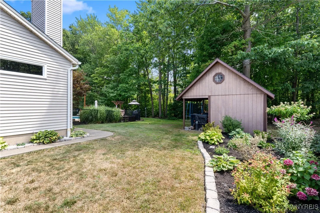 5586 Coachmans Lane, Hamburg, New York 14075, Hamburg, New York 14075, 4 Bedrooms Bedrooms, 9 Rooms Rooms,2 BathroomsBathrooms,Residential,For Sale,5586 Coachmans Lane, Hamburg, New York 14075,B1629727