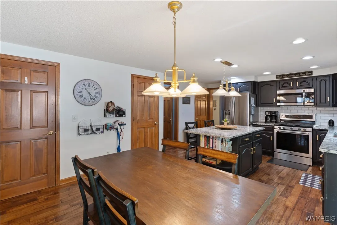 5586 Coachmans Lane, Hamburg, New York 14075, Hamburg, New York 14075, 4 Bedrooms Bedrooms, 9 Rooms Rooms,2 BathroomsBathrooms,Residential,For Sale,5586 Coachmans Lane, Hamburg, New York 14075,B1629727