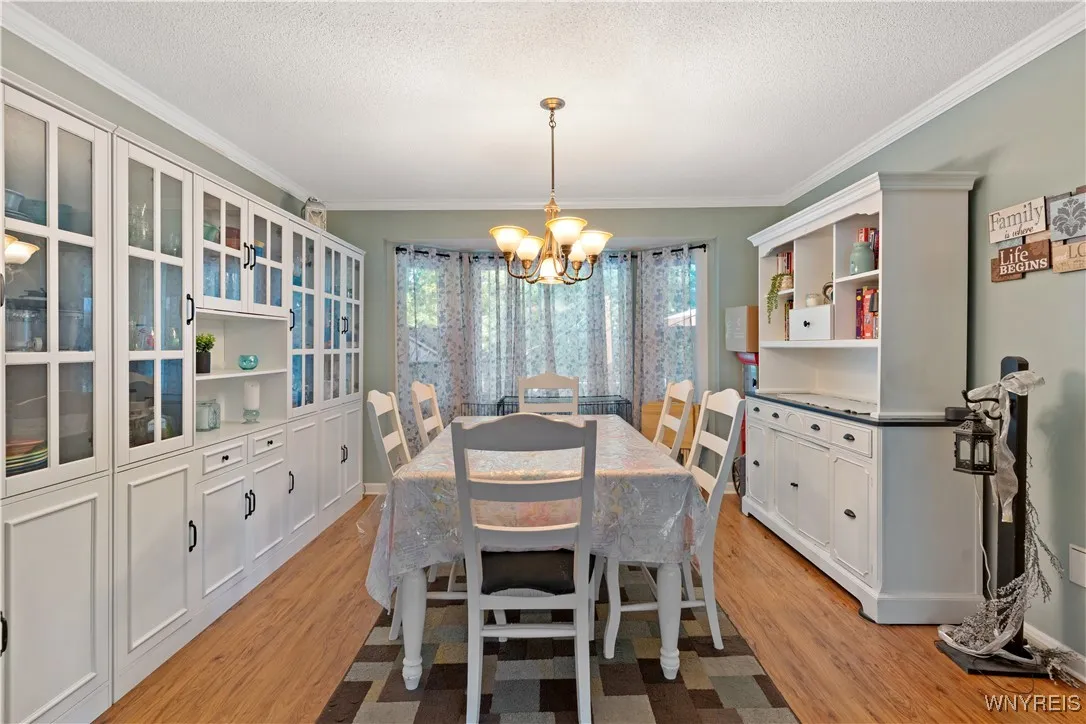 5586 Coachmans Lane, Hamburg, New York 14075, Hamburg, New York 14075, 4 Bedrooms Bedrooms, 9 Rooms Rooms,2 BathroomsBathrooms,Residential,For Sale,5586 Coachmans Lane, Hamburg, New York 14075,B1629727