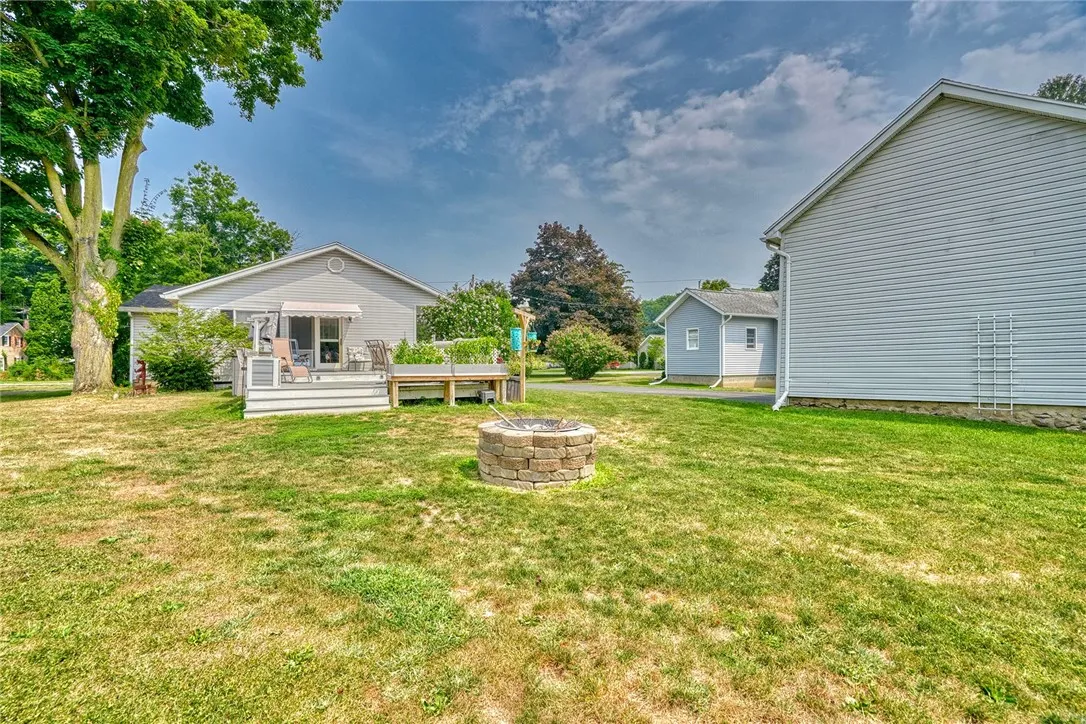 2139 Buffalo Street, Seneca, New York 14561, Seneca, New York 14561, 2 Bedrooms Bedrooms, 5 Rooms Rooms,1 BathroomBathrooms,Residential,Closed,2139 Buffalo Street, Seneca, New York 14561,0,R1629642