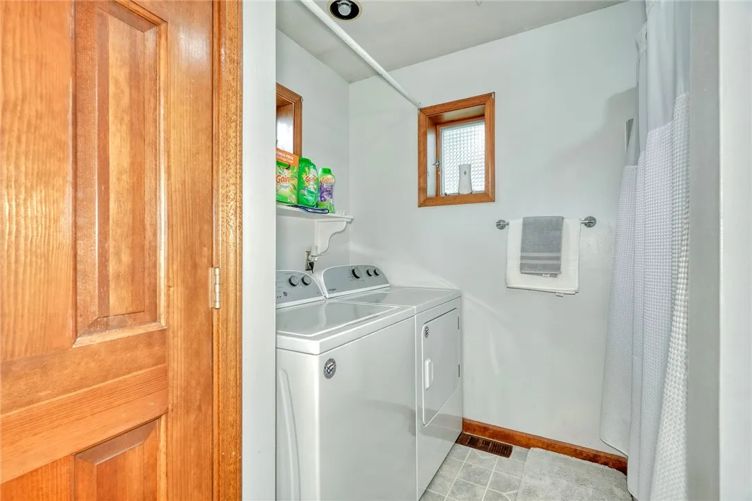 2139 Buffalo Street, Seneca, New York 14561, Seneca, New York 14561, 2 Bedrooms Bedrooms, 5 Rooms Rooms,1 BathroomBathrooms,Residential,Closed,2139 Buffalo Street, Seneca, New York 14561,0,R1629642