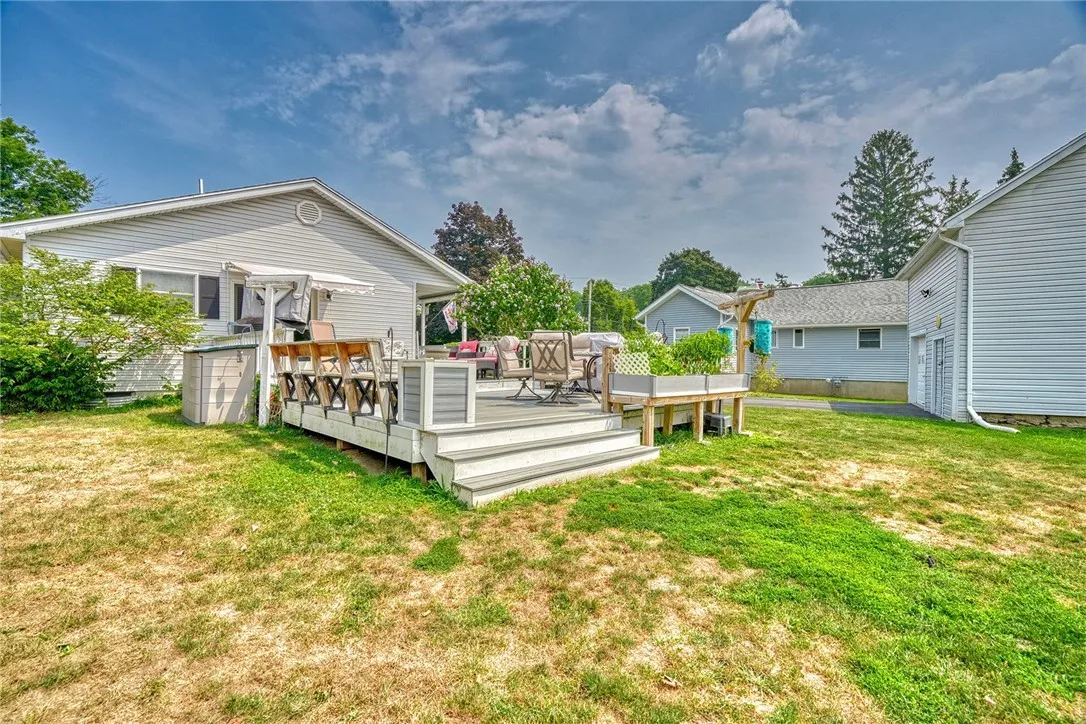 2139 Buffalo Street, Seneca, New York 14561, Seneca, New York 14561, 2 Bedrooms Bedrooms, 5 Rooms Rooms,1 BathroomBathrooms,Residential,Closed,2139 Buffalo Street, Seneca, New York 14561,0,R1629642