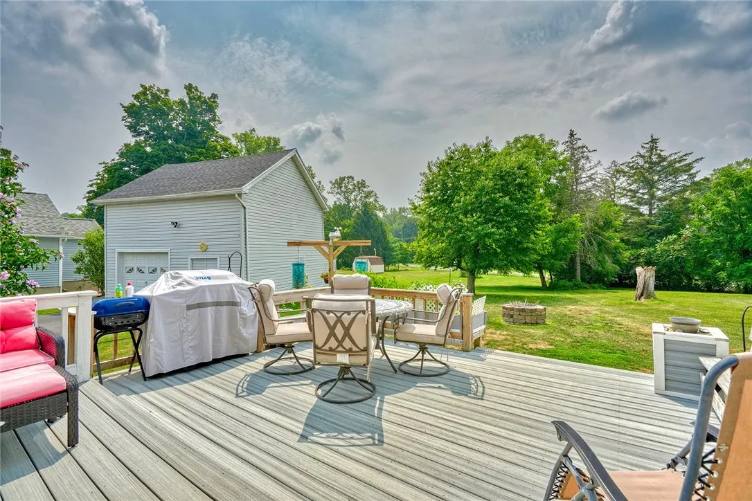 2139 Buffalo Street, Seneca, New York 14561, Seneca, New York 14561, 2 Bedrooms Bedrooms, 5 Rooms Rooms,1 BathroomBathrooms,Residential,Closed,2139 Buffalo Street, Seneca, New York 14561,0,R1629642