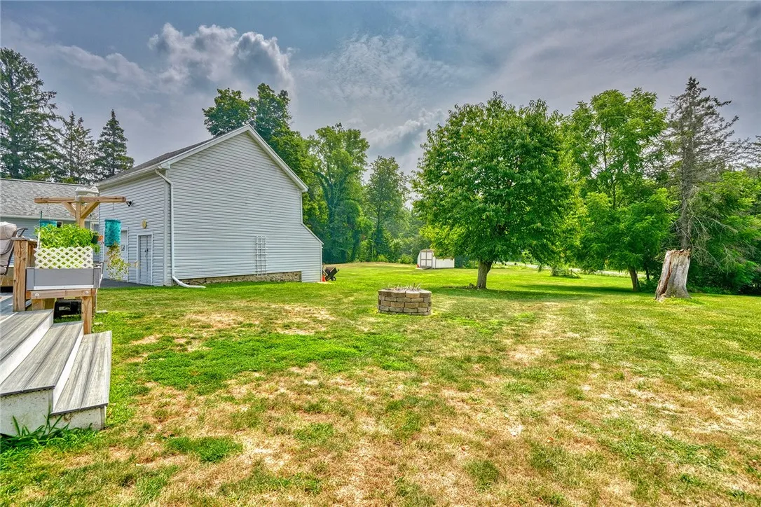 2139 Buffalo Street, Seneca, New York 14561, Seneca, New York 14561, 2 Bedrooms Bedrooms, 5 Rooms Rooms,1 BathroomBathrooms,Residential,Closed,2139 Buffalo Street, Seneca, New York 14561,0,R1629642