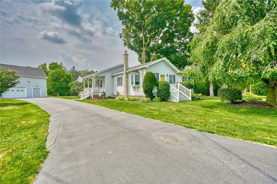 2139 Buffalo Street, Seneca, New York 14561, Seneca, New York 14561, 2 Bedrooms Bedrooms, 5 Rooms Rooms,1 BathroomBathrooms,Residential,Closed,2139 Buffalo Street, Seneca, New York 14561,0,R1629642