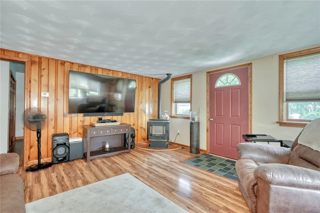 2139 Buffalo Street, Seneca, New York 14561, Seneca, New York 14561, 2 Bedrooms Bedrooms, 5 Rooms Rooms,1 BathroomBathrooms,Residential,Closed,2139 Buffalo Street, Seneca, New York 14561,0,R1629642