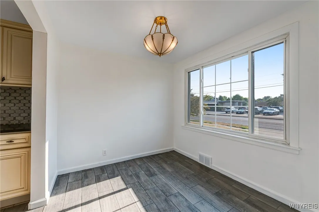 4363 Bailey Avenue, Amherst, New York 14226, Amherst, New York 14226, 3 Bedrooms Bedrooms, 6 Rooms Rooms,2 BathroomsBathrooms,Residential,For Sale,4363 Bailey Avenue, Amherst, New York 14226,B1629736