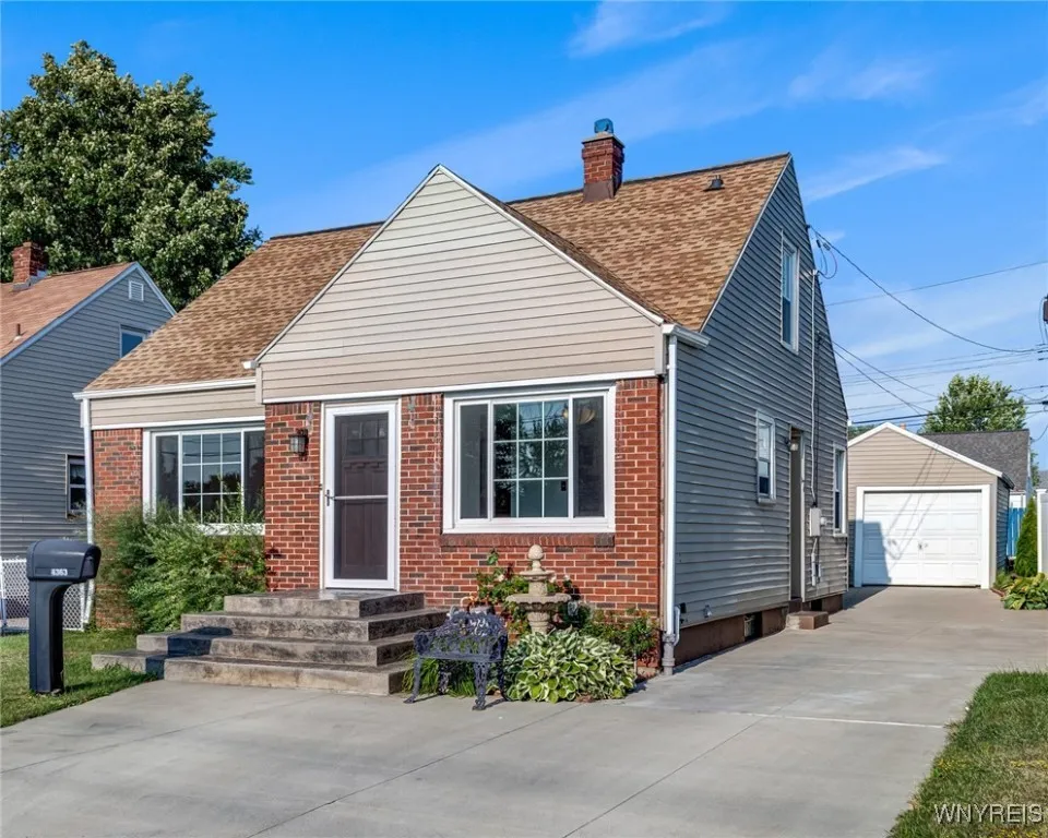 4363 Bailey Avenue, Amherst, New York 14226, Amherst, New York 14226, 3 Bedrooms Bedrooms, 6 Rooms Rooms,2 BathroomsBathrooms,Residential,For Sale,4363 Bailey Avenue, Amherst, New York 14226,B1629736