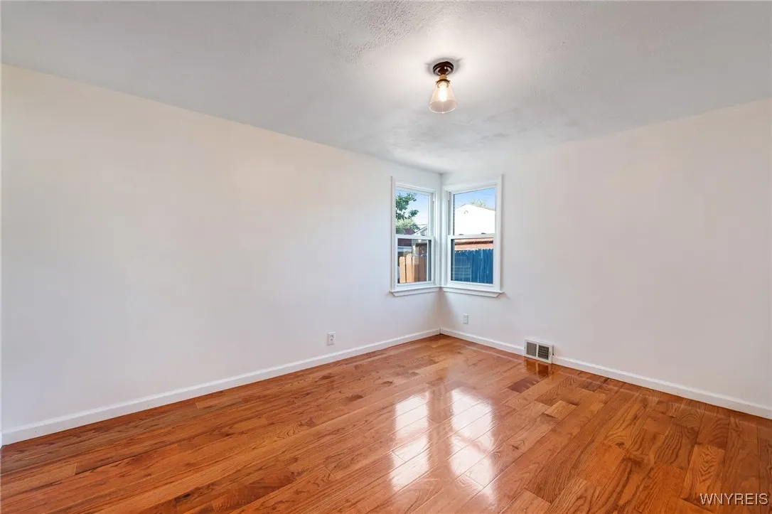 4363 Bailey Avenue, Amherst, New York 14226, Amherst, New York 14226, 3 Bedrooms Bedrooms, 6 Rooms Rooms,2 BathroomsBathrooms,Residential,For Sale,4363 Bailey Avenue, Amherst, New York 14226,B1629736