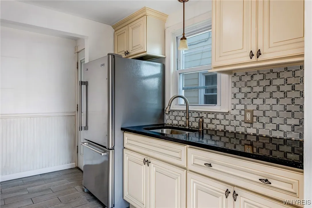 4363 Bailey Avenue, Amherst, New York 14226, Amherst, New York 14226, 3 Bedrooms Bedrooms, 6 Rooms Rooms,2 BathroomsBathrooms,Residential,For Sale,4363 Bailey Avenue, Amherst, New York 14226,B1629736