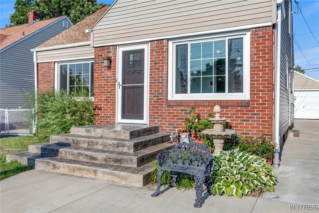 4363 Bailey Avenue, Amherst, New York 14226, Amherst, New York 14226, 3 Bedrooms Bedrooms, 6 Rooms Rooms,2 BathroomsBathrooms,Residential,For Sale,4363 Bailey Avenue, Amherst, New York 14226,B1629736