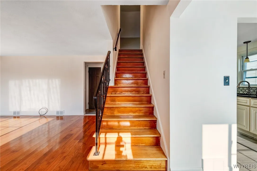 4363 Bailey Avenue, Amherst, New York 14226, Amherst, New York 14226, 3 Bedrooms Bedrooms, 6 Rooms Rooms,2 BathroomsBathrooms,Residential,For Sale,4363 Bailey Avenue, Amherst, New York 14226,B1629736