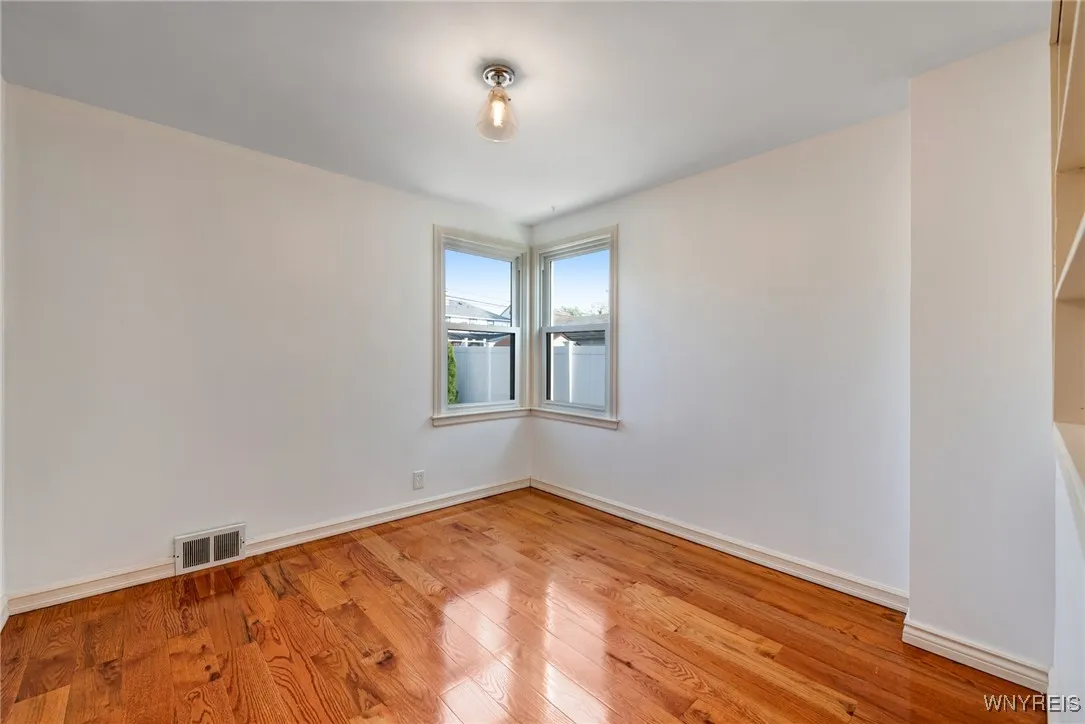 4363 Bailey Avenue, Amherst, New York 14226, Amherst, New York 14226, 3 Bedrooms Bedrooms, 6 Rooms Rooms,2 BathroomsBathrooms,Residential,For Sale,4363 Bailey Avenue, Amherst, New York 14226,B1629736
