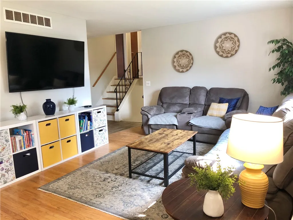 57 Yellowstone Drive, Henrietta, New York 14586, Henrietta, New York 14586, 4 Bedrooms Bedrooms, 10 Rooms Rooms,2 BathroomsBathrooms,Residential,Closed,57 Yellowstone Drive, Henrietta, New York 14586,0,R1627935