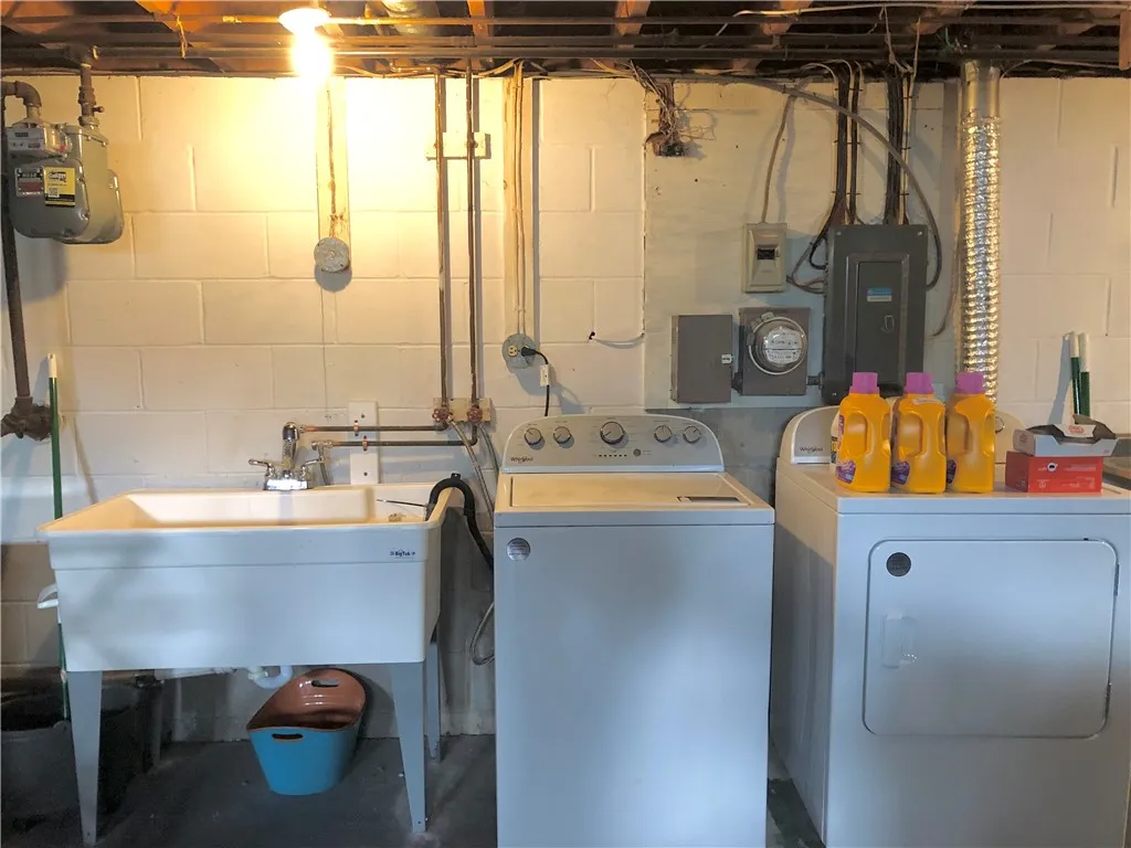 57 Yellowstone Drive, Henrietta, New York 14586, Henrietta, New York 14586, 4 Bedrooms Bedrooms, 10 Rooms Rooms,2 BathroomsBathrooms,Residential,Closed,57 Yellowstone Drive, Henrietta, New York 14586,0,R1627935