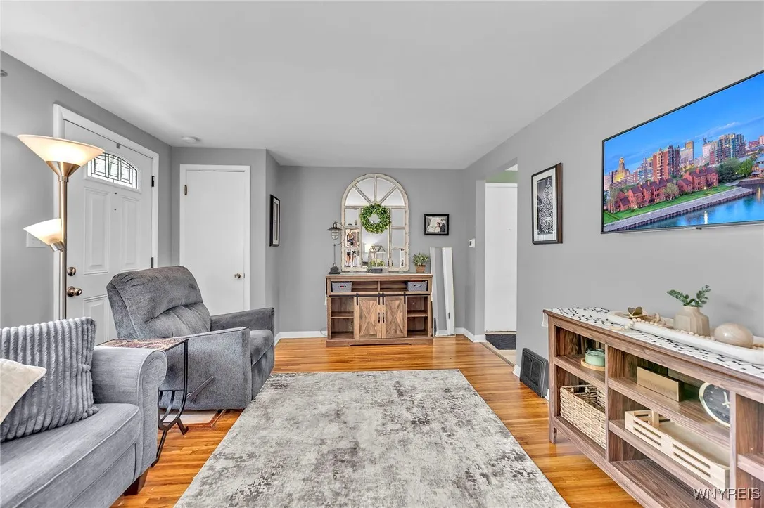 84 Cumberland Avenue, Buffalo, New York 14220, Buffalo, New York 14220, 3 Bedrooms Bedrooms, 5 Rooms Rooms,1 BathroomBathrooms,Residential,For Sale,84 Cumberland Avenue, Buffalo, New York 14220,B1627561