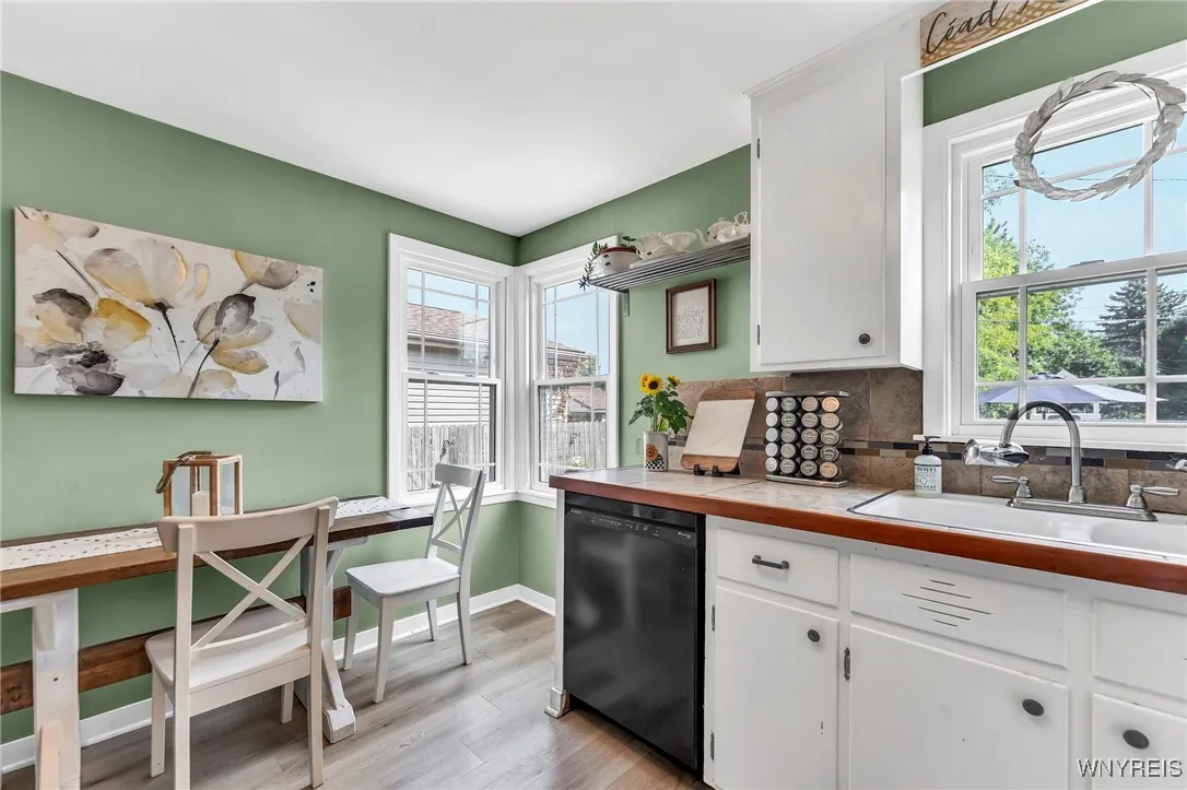84 Cumberland Avenue, Buffalo, New York 14220, Buffalo, New York 14220, 3 Bedrooms Bedrooms, 5 Rooms Rooms,1 BathroomBathrooms,Residential,For Sale,84 Cumberland Avenue, Buffalo, New York 14220,B1627561