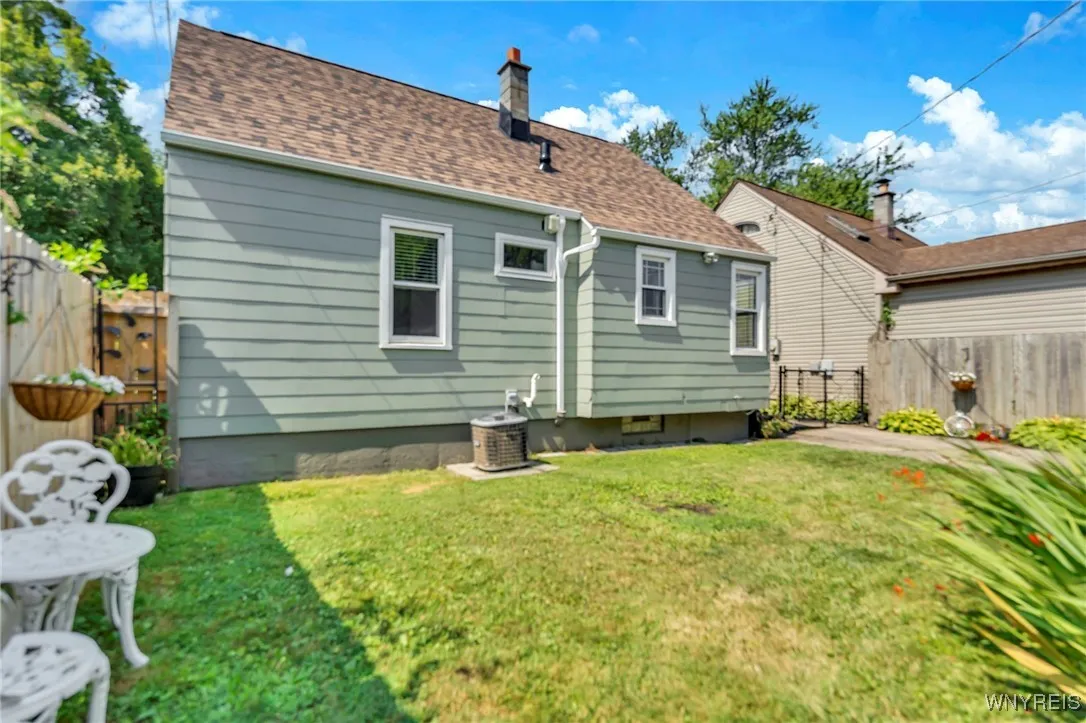 84 Cumberland Avenue, Buffalo, New York 14220, Buffalo, New York 14220, 3 Bedrooms Bedrooms, 5 Rooms Rooms,1 BathroomBathrooms,Residential,For Sale,84 Cumberland Avenue, Buffalo, New York 14220,B1627561