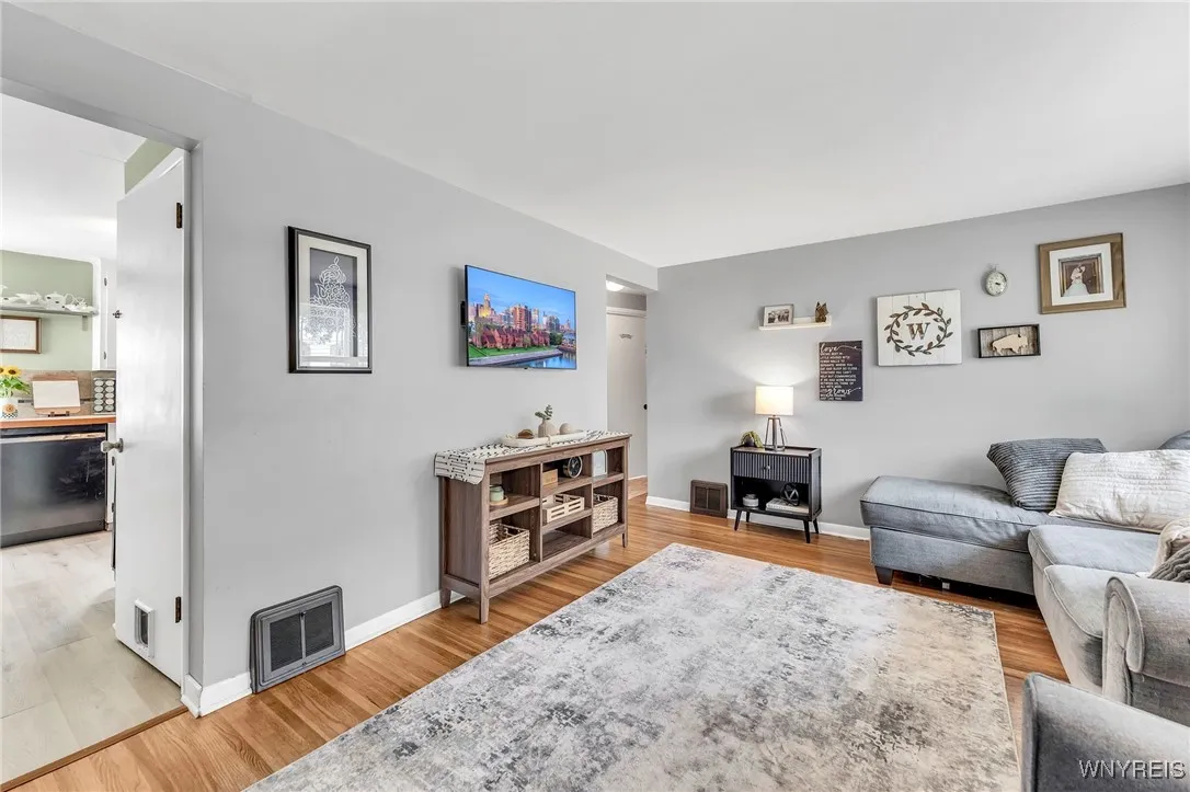 84 Cumberland Avenue, Buffalo, New York 14220, Buffalo, New York 14220, 3 Bedrooms Bedrooms, 5 Rooms Rooms,1 BathroomBathrooms,Residential,For Sale,84 Cumberland Avenue, Buffalo, New York 14220,B1627561
