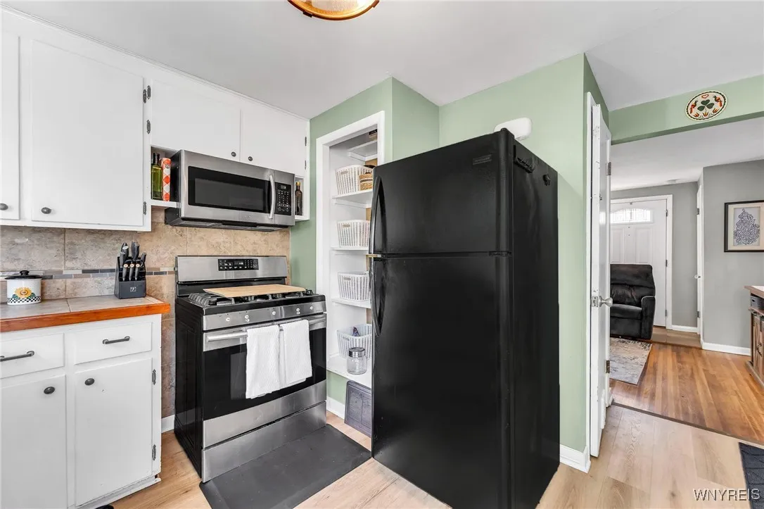 84 Cumberland Avenue, Buffalo, New York 14220, Buffalo, New York 14220, 3 Bedrooms Bedrooms, 5 Rooms Rooms,1 BathroomBathrooms,Residential,For Sale,84 Cumberland Avenue, Buffalo, New York 14220,B1627561