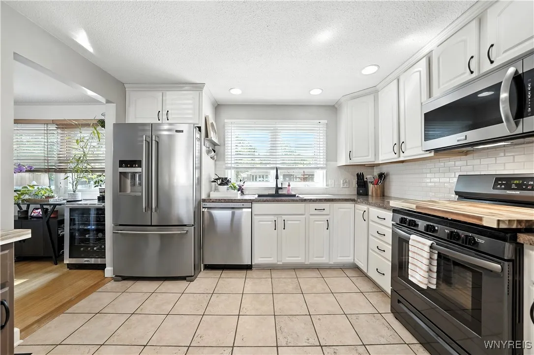 22 Westwood Drive, Tonawanda, New York 14150, Tonawanda, New York 14150, 3 Bedrooms Bedrooms, 7 Rooms Rooms,1 BathroomBathrooms,Residential,For Sale,22 Westwood Drive, Tonawanda, New York 14150,B1630027