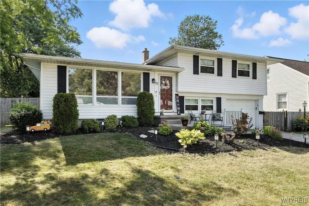 22 Westwood Drive, Tonawanda, New York 14150, Tonawanda, New York 14150, 3 Bedrooms Bedrooms, 7 Rooms Rooms,1 BathroomBathrooms,Residential,For Sale,22 Westwood Drive, Tonawanda, New York 14150,B1630027