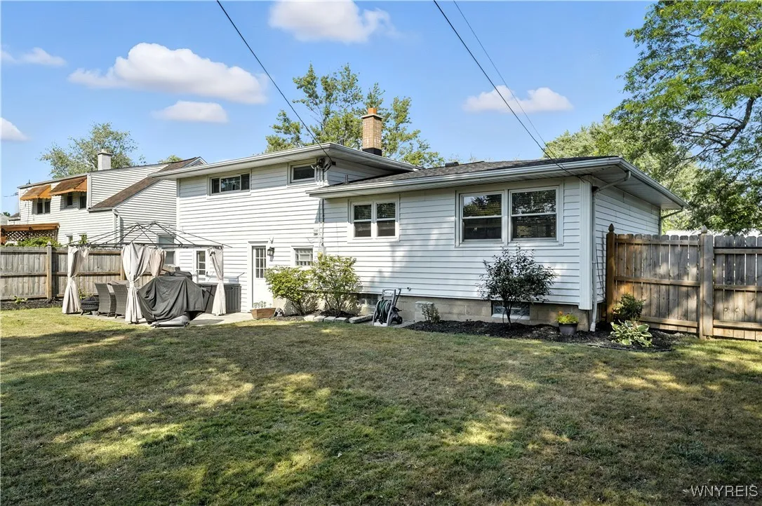 22 Westwood Drive, Tonawanda, New York 14150, Tonawanda, New York 14150, 3 Bedrooms Bedrooms, 7 Rooms Rooms,1 BathroomBathrooms,Residential,For Sale,22 Westwood Drive, Tonawanda, New York 14150,B1630027