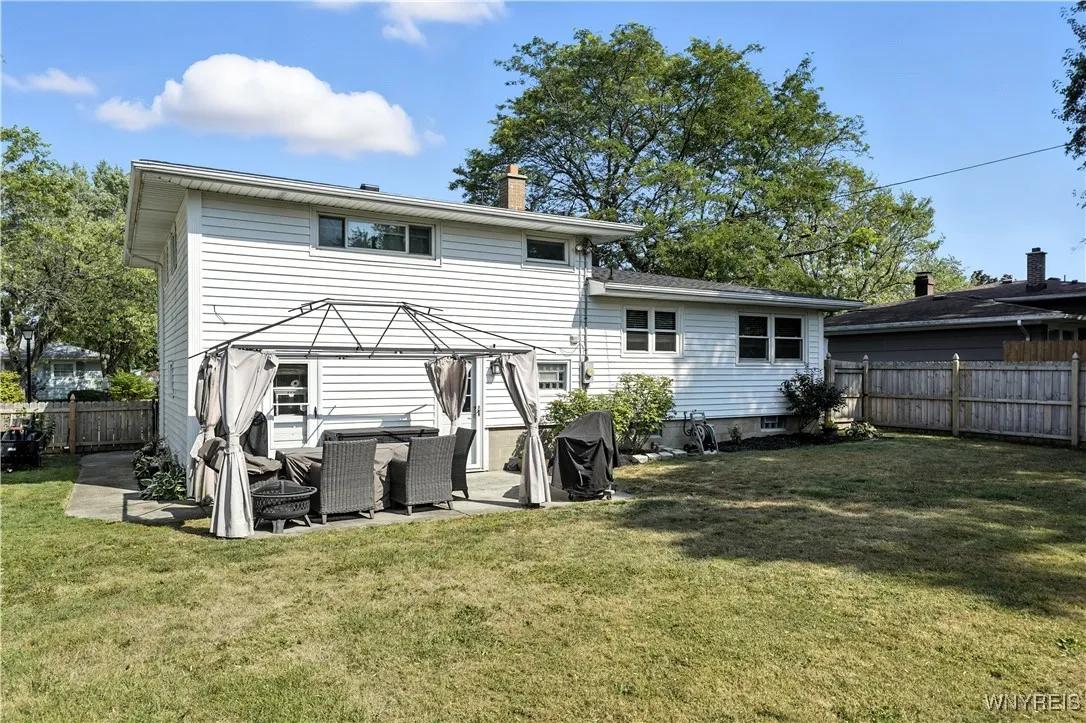 22 Westwood Drive, Tonawanda, New York 14150, Tonawanda, New York 14150, 3 Bedrooms Bedrooms, 7 Rooms Rooms,1 BathroomBathrooms,Residential,For Sale,22 Westwood Drive, Tonawanda, New York 14150,B1630027