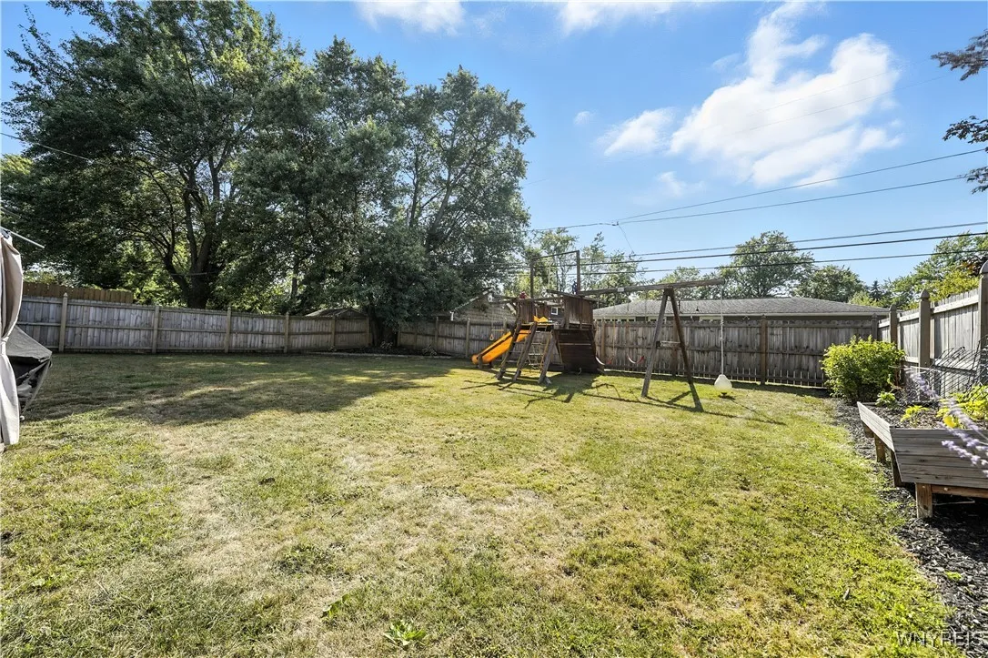 22 Westwood Drive, Tonawanda, New York 14150, Tonawanda, New York 14150, 3 Bedrooms Bedrooms, 7 Rooms Rooms,1 BathroomBathrooms,Residential,For Sale,22 Westwood Drive, Tonawanda, New York 14150,B1630027