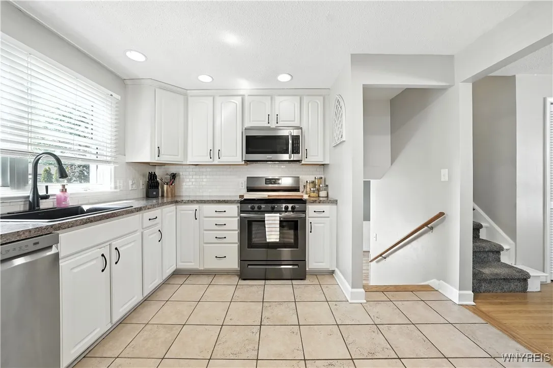 22 Westwood Drive, Tonawanda, New York 14150, Tonawanda, New York 14150, 3 Bedrooms Bedrooms, 7 Rooms Rooms,1 BathroomBathrooms,Residential,For Sale,22 Westwood Drive, Tonawanda, New York 14150,B1630027