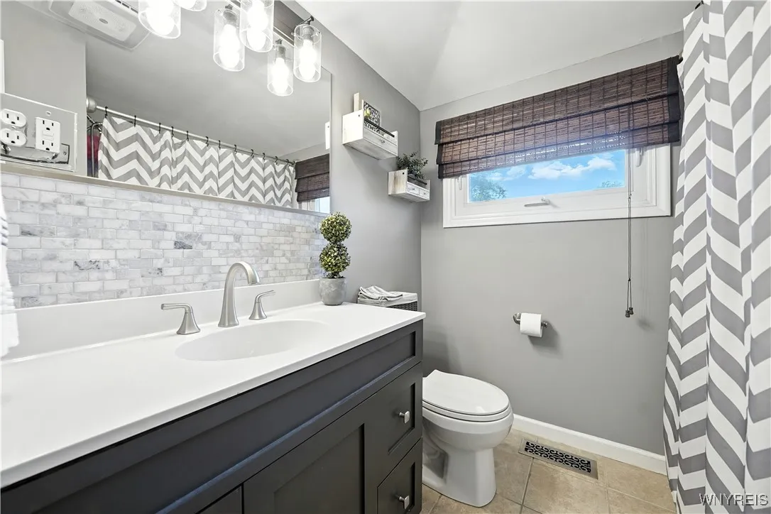 22 Westwood Drive, Tonawanda, New York 14150, Tonawanda, New York 14150, 3 Bedrooms Bedrooms, 7 Rooms Rooms,1 BathroomBathrooms,Residential,For Sale,22 Westwood Drive, Tonawanda, New York 14150,B1630027