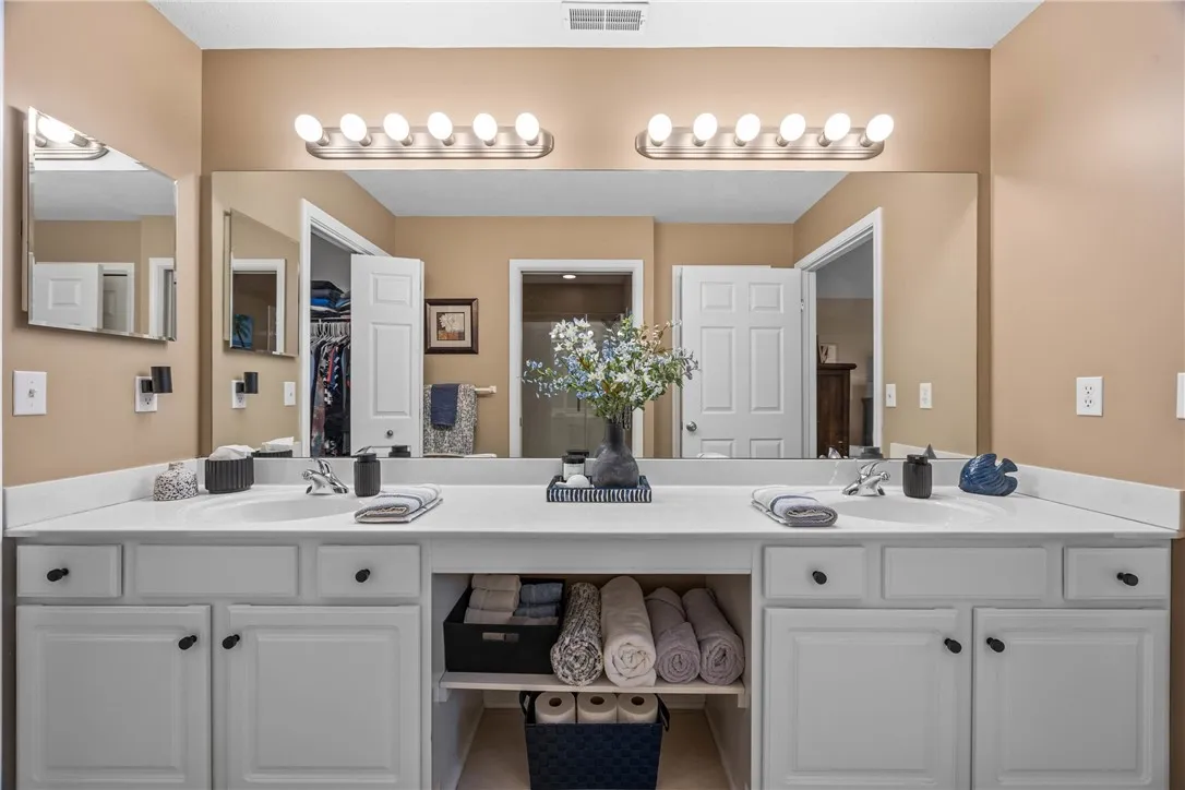 Dual Vanity in Primary Bath