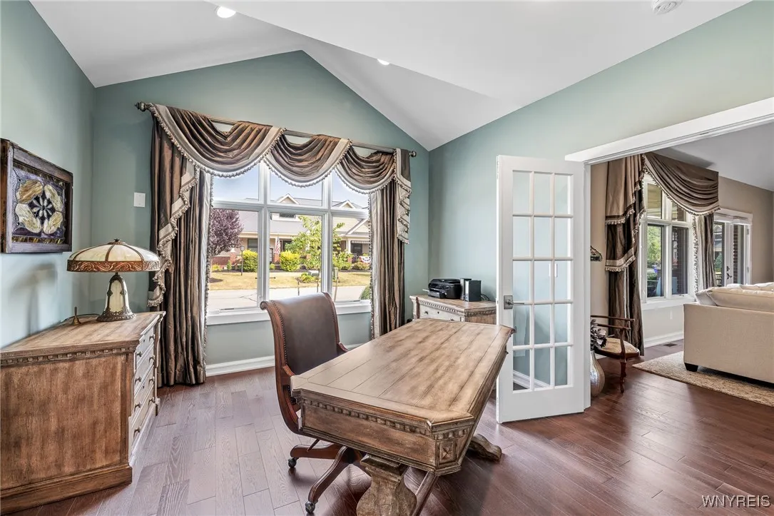 "Office/Study" (can be used as Bedroom)