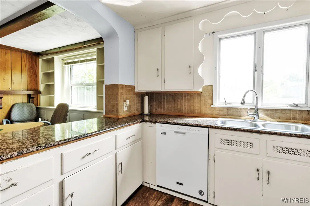 85 Lake Street, Hamburg, New York 14075, Hamburg, New York 14075, 3 Bedrooms Bedrooms, 8 Rooms Rooms,1 BathroomBathrooms,Residential,For Sale,85 Lake Street, Hamburg, New York 14075,B1629812
