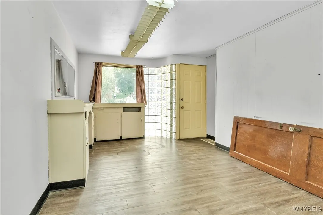 85 Lake Street, Hamburg, New York 14075, Hamburg, New York 14075, 3 Bedrooms Bedrooms, 8 Rooms Rooms,1 BathroomBathrooms,Residential,For Sale,85 Lake Street, Hamburg, New York 14075,B1629812