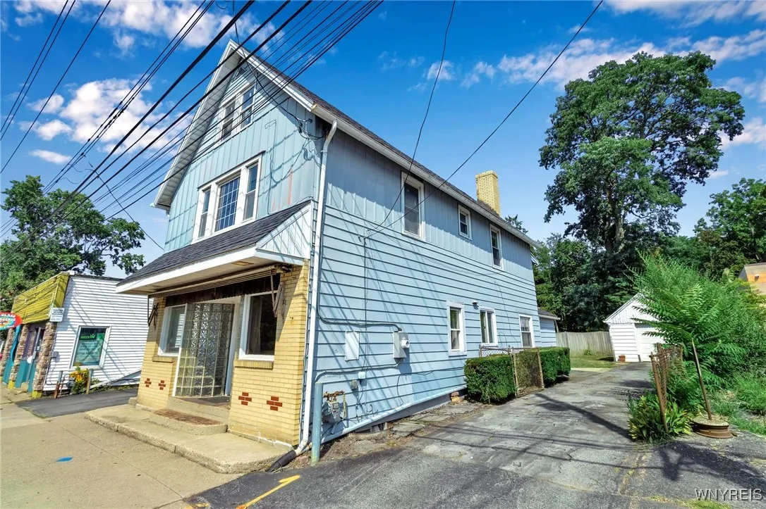 85 Lake Street, Hamburg, New York 14075, Hamburg, New York 14075, 3 Bedrooms Bedrooms, 8 Rooms Rooms,1 BathroomBathrooms,Residential,For Sale,85 Lake Street, Hamburg, New York 14075,B1629812