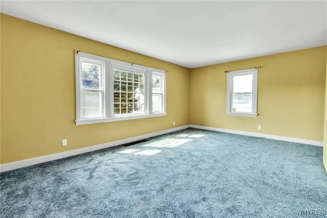 85 Lake Street, Hamburg, New York 14075, Hamburg, New York 14075, 8 Rooms Rooms,Commercial Sale,For Sale,85 Lake Street, Hamburg, New York 14075,B1630065