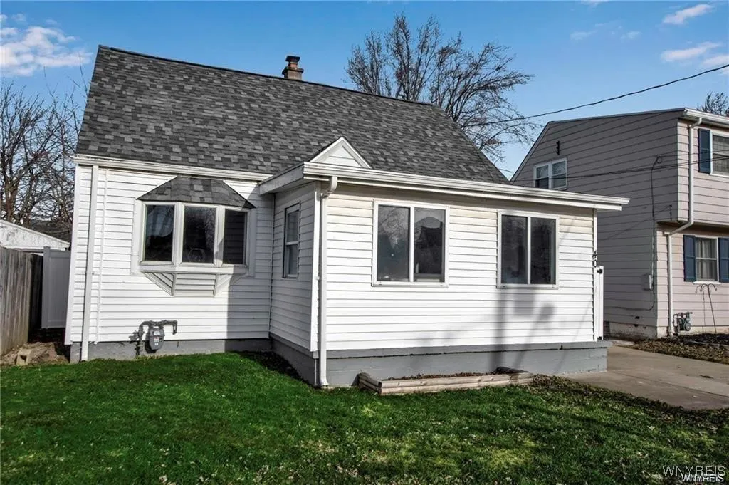 40 Remington Place, Buffalo, New York 14210, Buffalo, New York 14210, 3 Bedrooms Bedrooms, 7 Rooms Rooms,1 BathroomBathrooms,Residential,For Sale,40 Remington Place, Buffalo, New York 14210,B1629917