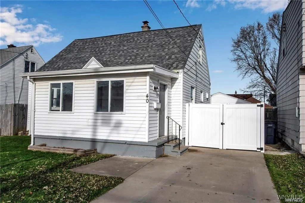 40 Remington Place, Buffalo, New York 14210, Buffalo, New York 14210, 3 Bedrooms Bedrooms, 7 Rooms Rooms,1 BathroomBathrooms,Residential,For Sale,40 Remington Place, Buffalo, New York 14210,B1629917
