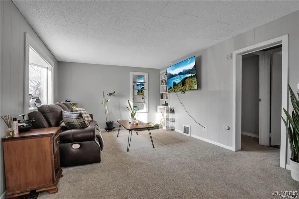 40 Remington Place, Buffalo, New York 14210, Buffalo, New York 14210, 3 Bedrooms Bedrooms, 7 Rooms Rooms,1 BathroomBathrooms,Residential,For Sale,40 Remington Place, Buffalo, New York 14210,B1629917