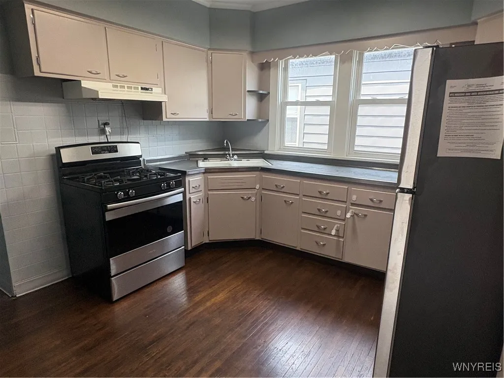 17 Tacoma Avenue, Buffalo, New York 14216, Buffalo, New York 14216, 3 Bedrooms Bedrooms, 6 Rooms Rooms,1 BathroomBathrooms,Residential Lease,For Rent,17 Tacoma Avenue, Buffalo, New York 14216,B1629601