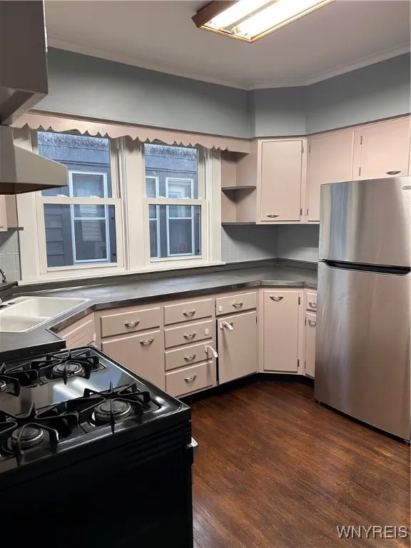 17 Tacoma Avenue, Buffalo, New York 14216, Buffalo, New York 14216, 3 Bedrooms Bedrooms, 6 Rooms Rooms,1 BathroomBathrooms,Residential Lease,For Rent,17 Tacoma Avenue, Buffalo, New York 14216,B1629601