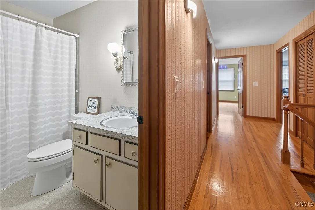 122 Center Road, Schroeppel, New York 13132, Schroeppel, New York 13132, 5 Bedrooms Bedrooms, 10 Rooms Rooms,2 BathroomsBathrooms,Residential,Closed,122 Center Road, Schroeppel, New York 13132,0,S1630003