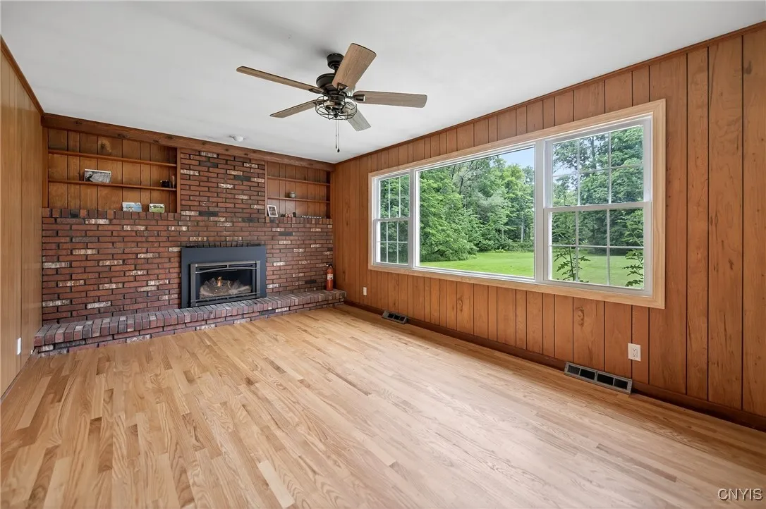 122 Center Road, Schroeppel, New York 13132, Schroeppel, New York 13132, 5 Bedrooms Bedrooms, 10 Rooms Rooms,2 BathroomsBathrooms,Residential,Closed,122 Center Road, Schroeppel, New York 13132,0,S1630003