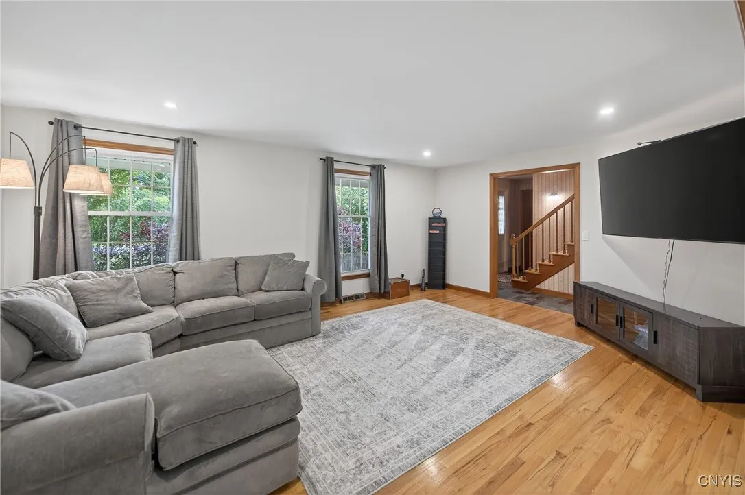 122 Center Road, Schroeppel, New York 13132, Schroeppel, New York 13132, 5 Bedrooms Bedrooms, 10 Rooms Rooms,2 BathroomsBathrooms,Residential,Closed,122 Center Road, Schroeppel, New York 13132,0,S1630003